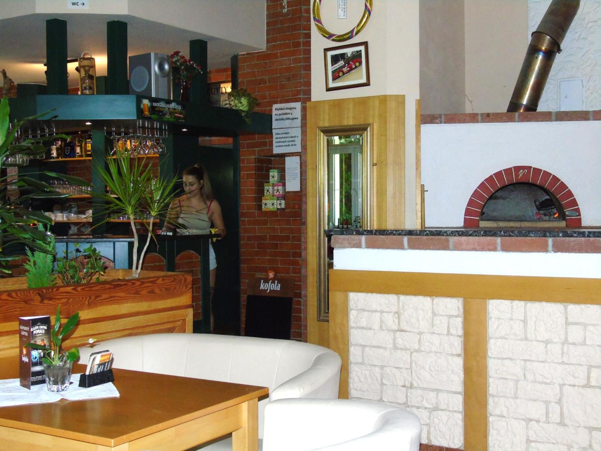 Toris Inn Trzyniec Zewnętrze zdjęcie